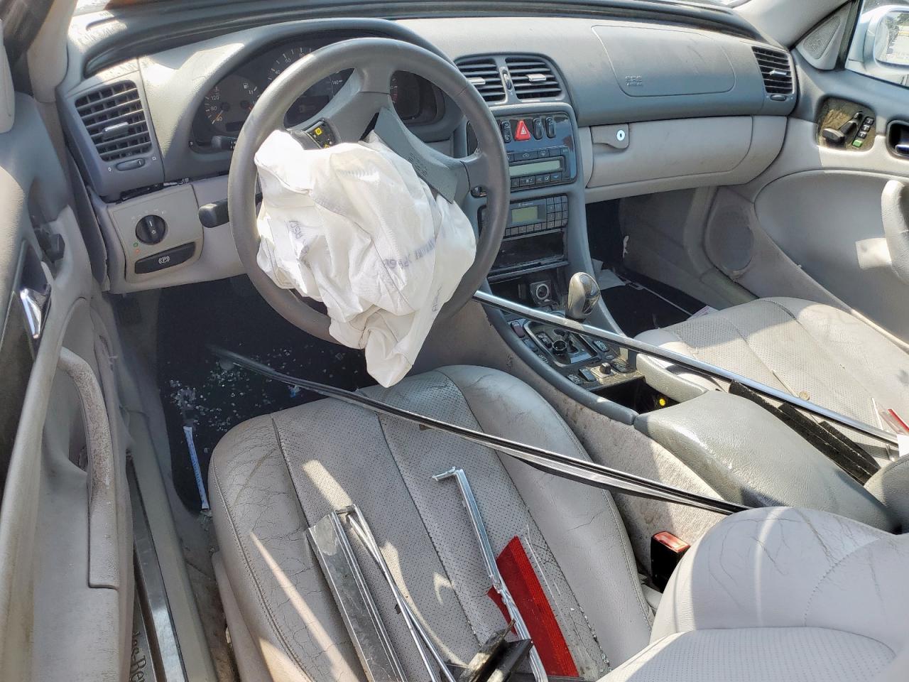 2002 Mercedes-Benz Clk 430 VIN: WDBLK70G92T102569 Lot: 69696005