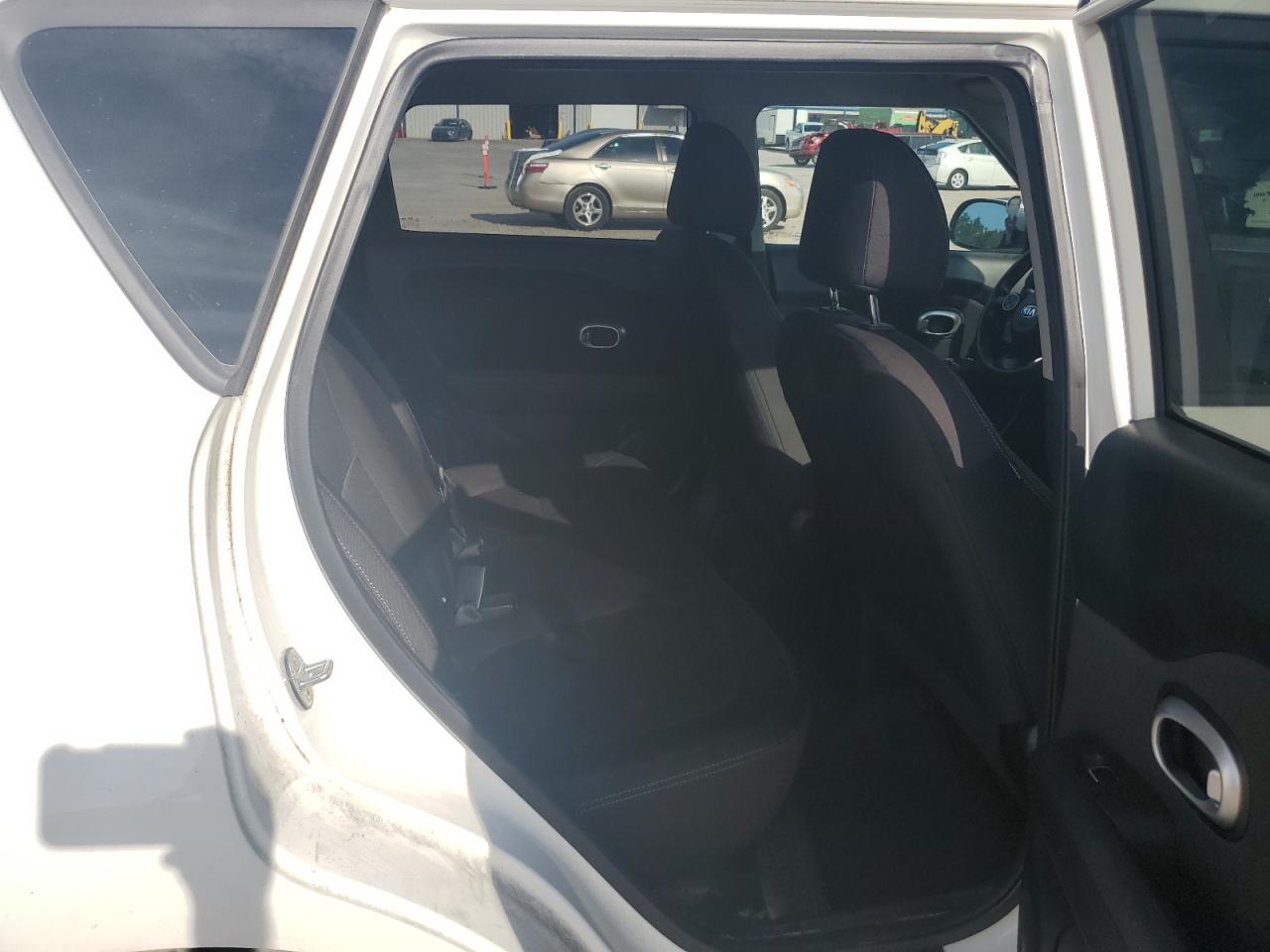 2018 Kia Soul VIN: KNDJN2A26J7598184 Lot: 69220135