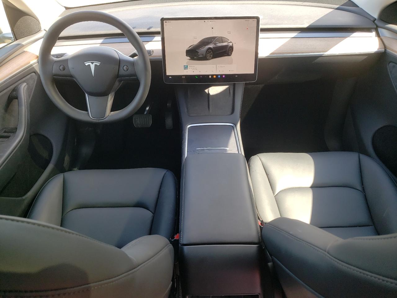 2024 Tesla Model Y VIN: 7SAYGDEE3RA328408 Lot: 70861915