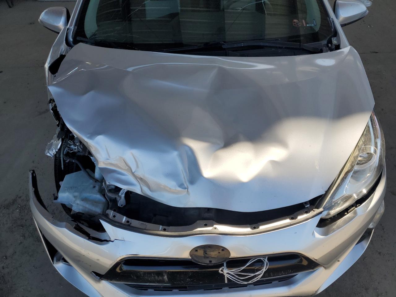 2015 Toyota Prius C VIN: JTDKDTB31F1102223 Lot: 70033525