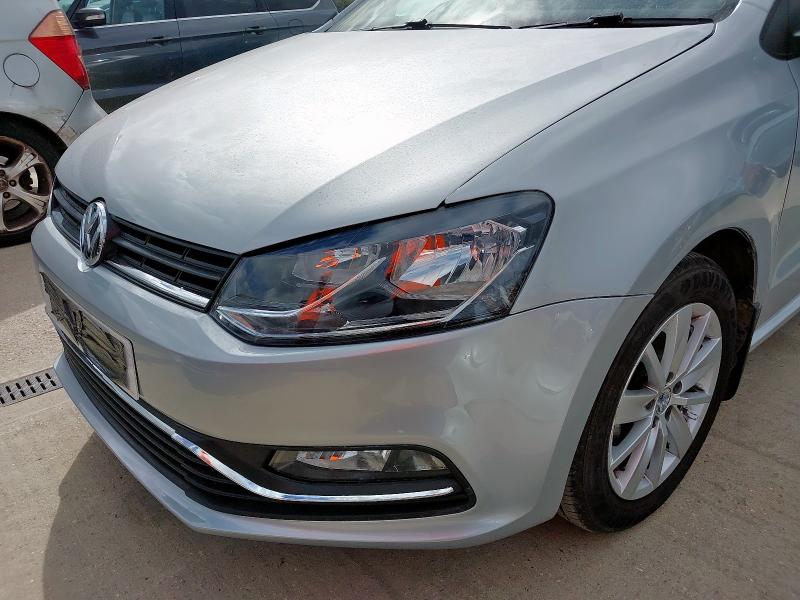 2015 VOLKSWAGEN POLO SE