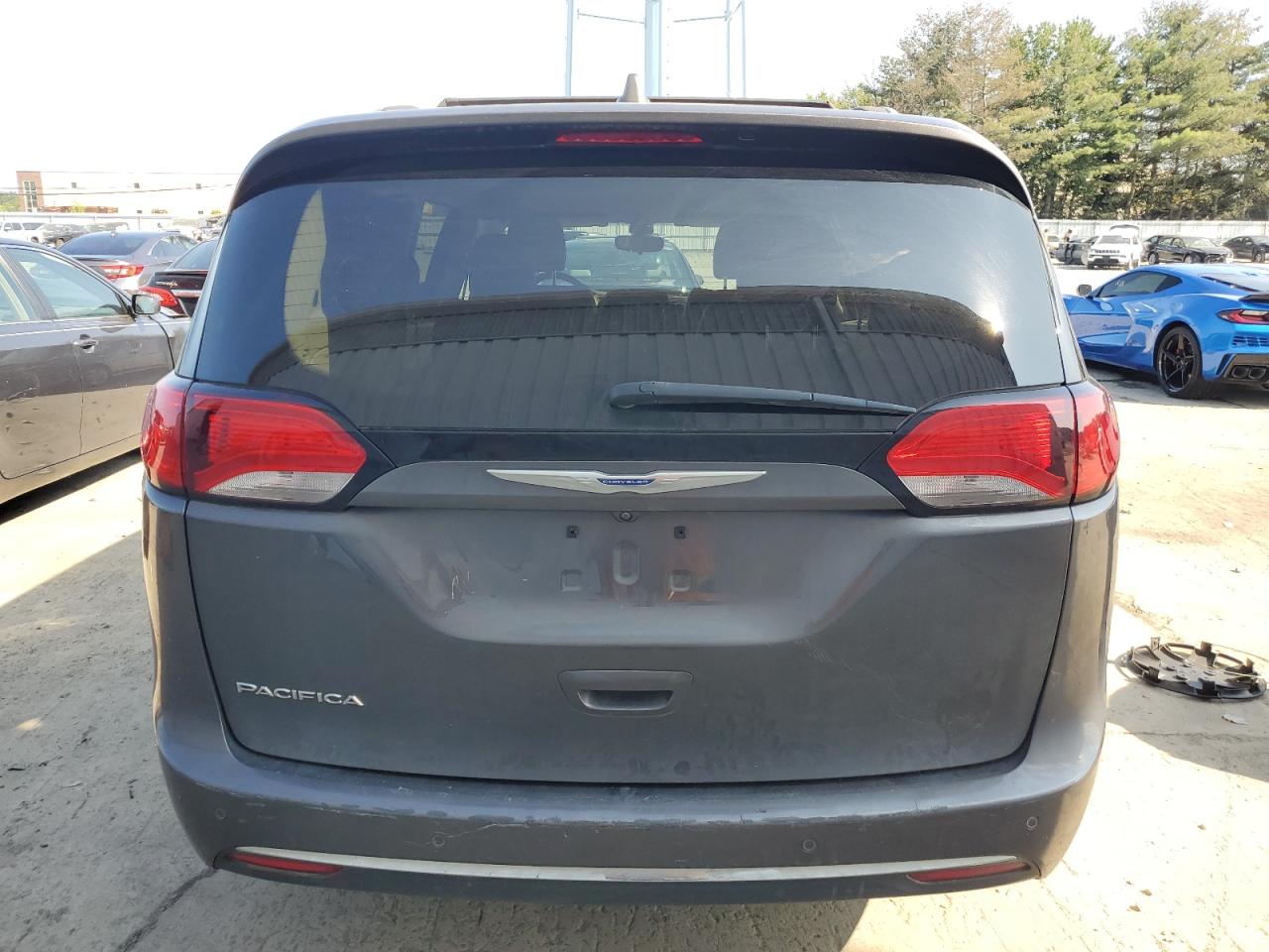 2018 Chrysler Pacifica Touring L VIN: 2C4RC1BG5JR317889 Lot: 68026945