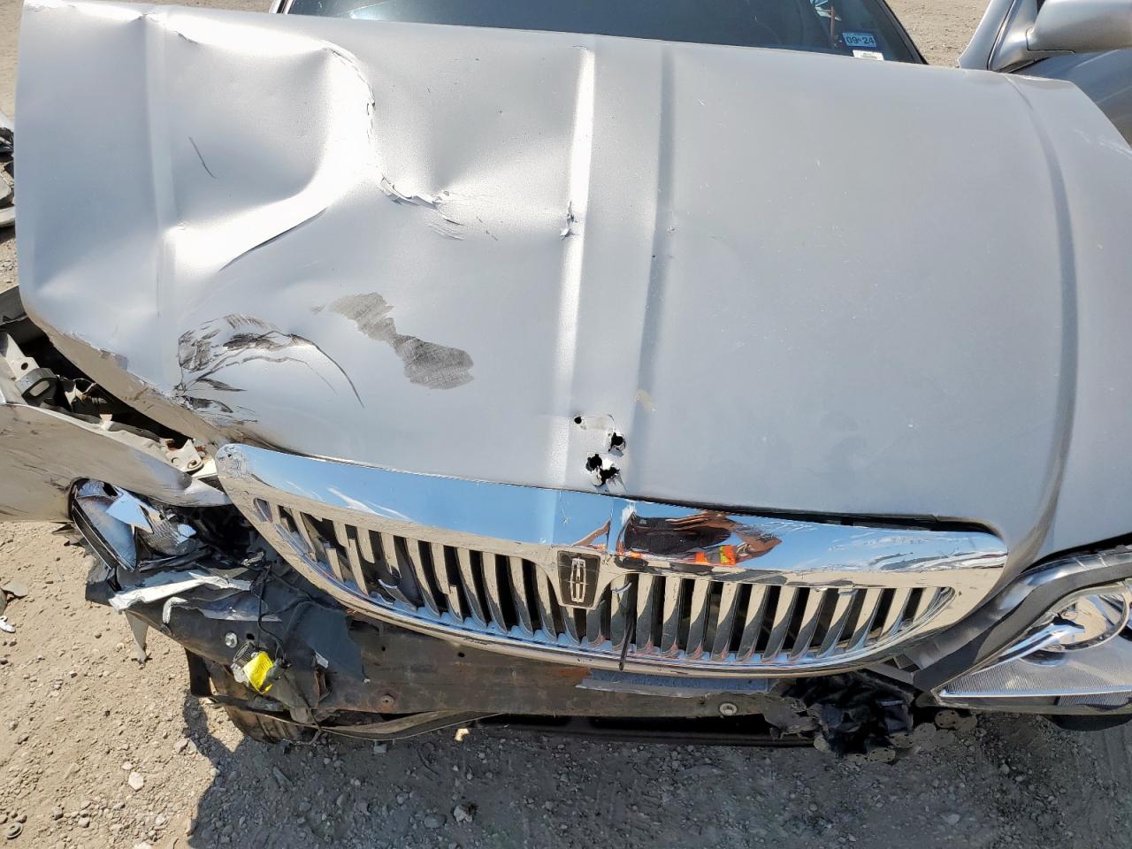 2003 Lincoln Town Car Signature VIN: 1LNHM82W13Y608408 Lot: 68421325