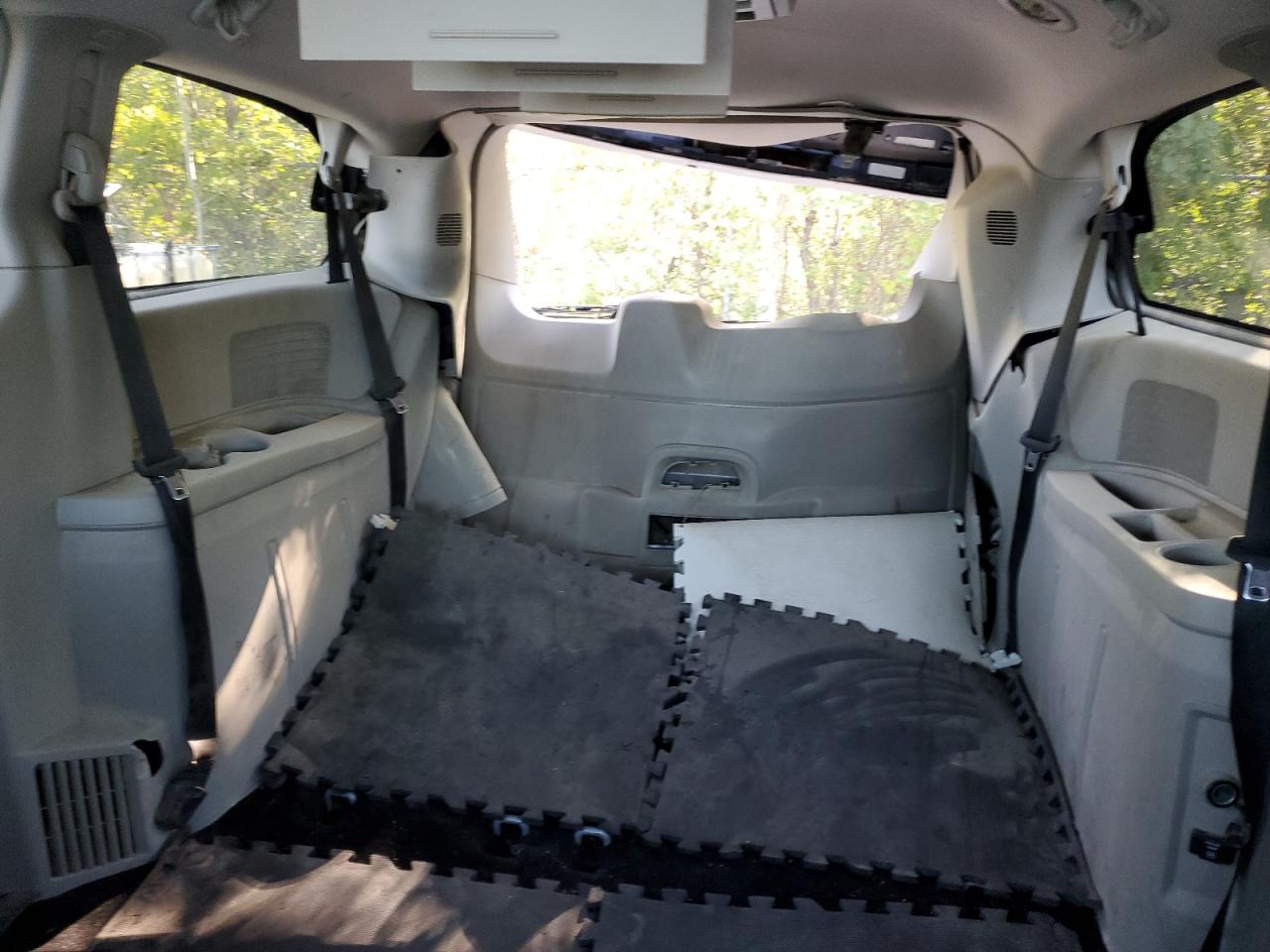 2011 Chrysler Town & Country Touring VIN: 2A4RR5DG6BR638662 Lot: 69516105