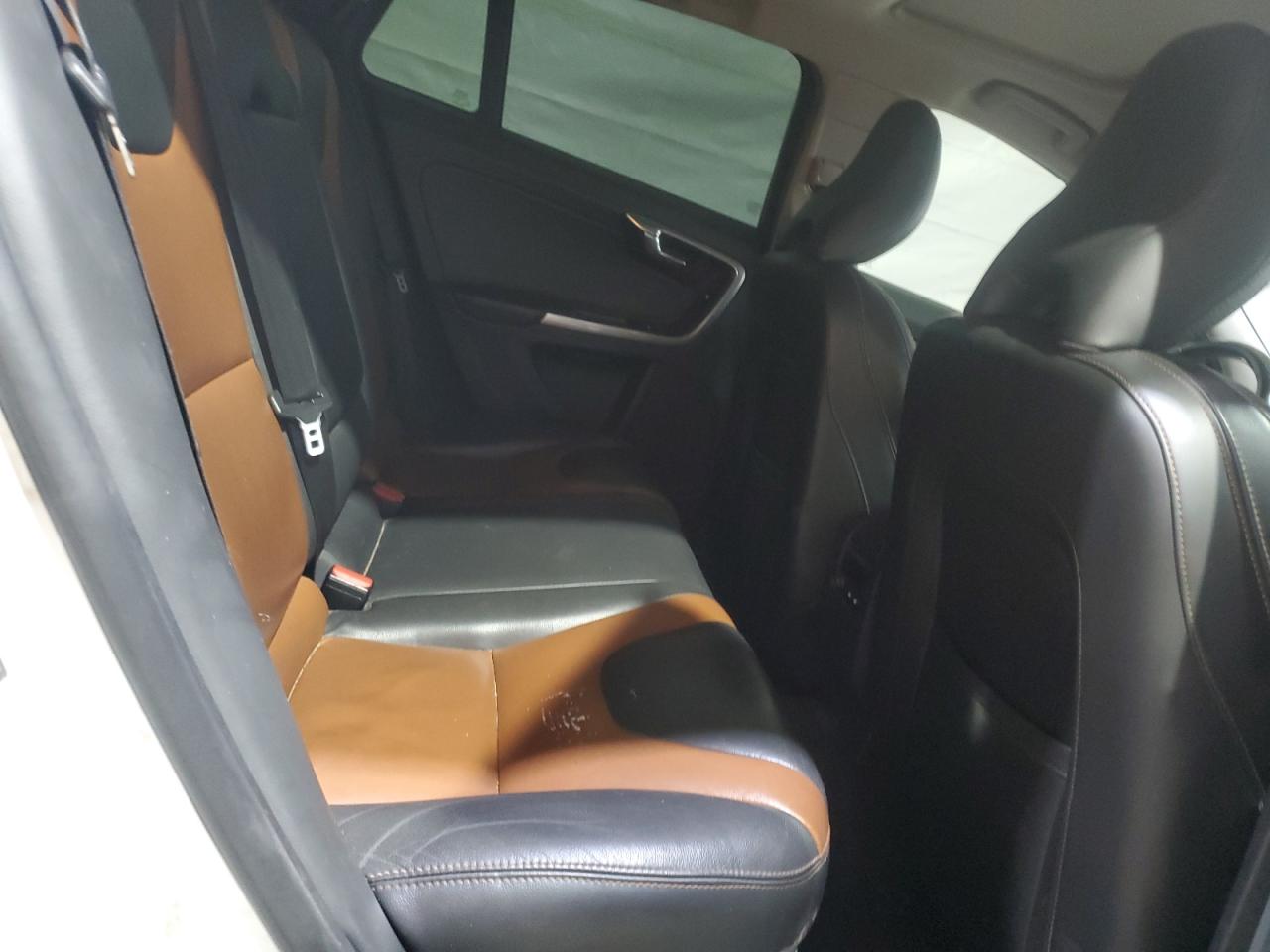 2017 Volvo V60 Cross Country Premier VIN: YV440MWK8H1037995 Lot: 66992125