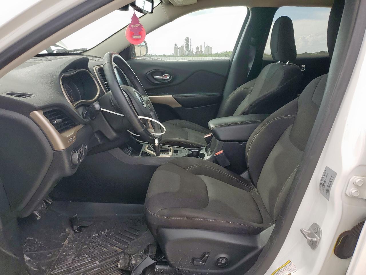 2019 Jeep Cherokee Latitude VIN: 1C4PJLCB3HD214639 Lot: 68956495