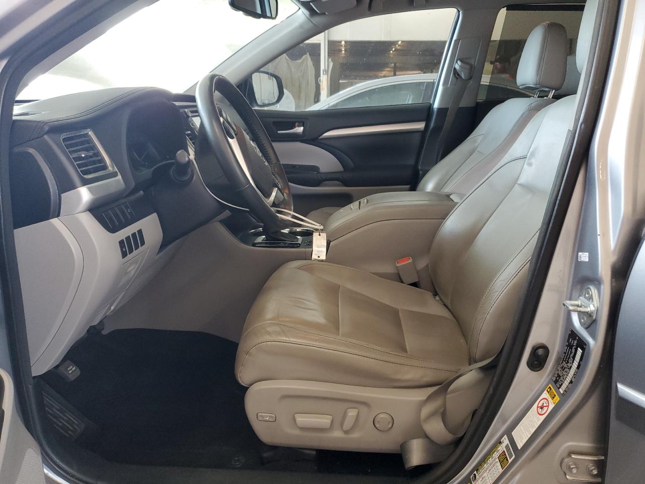 2015 Toyota Highlander Xle VIN: 5TDKKRFH6FS075621 Lot: 69393215