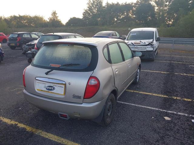 2000 DAIHATSU SIRION +