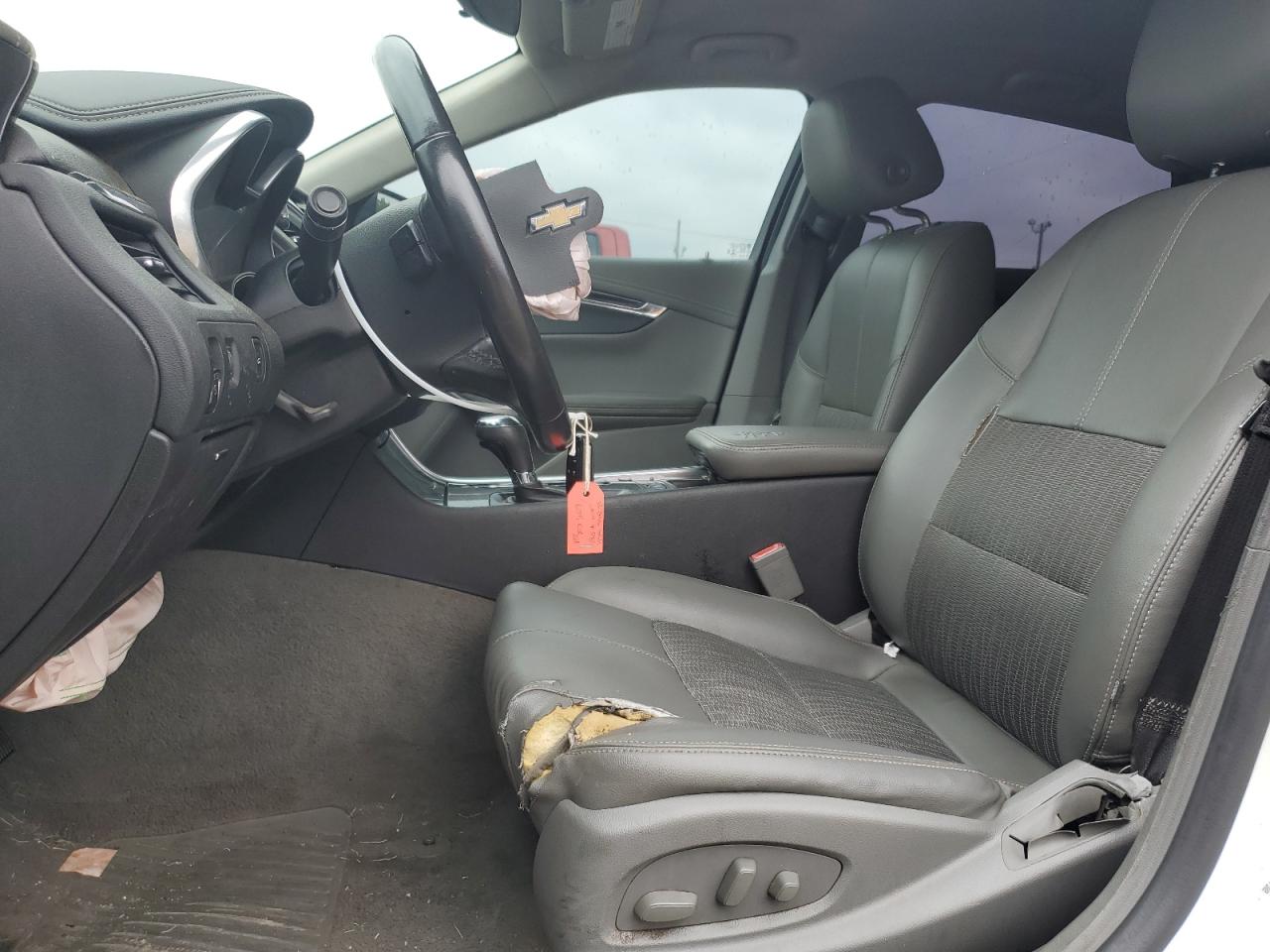 2018 Chevrolet Impala Lt VIN: 1G1105SAXJU135951 Lot: 70464815