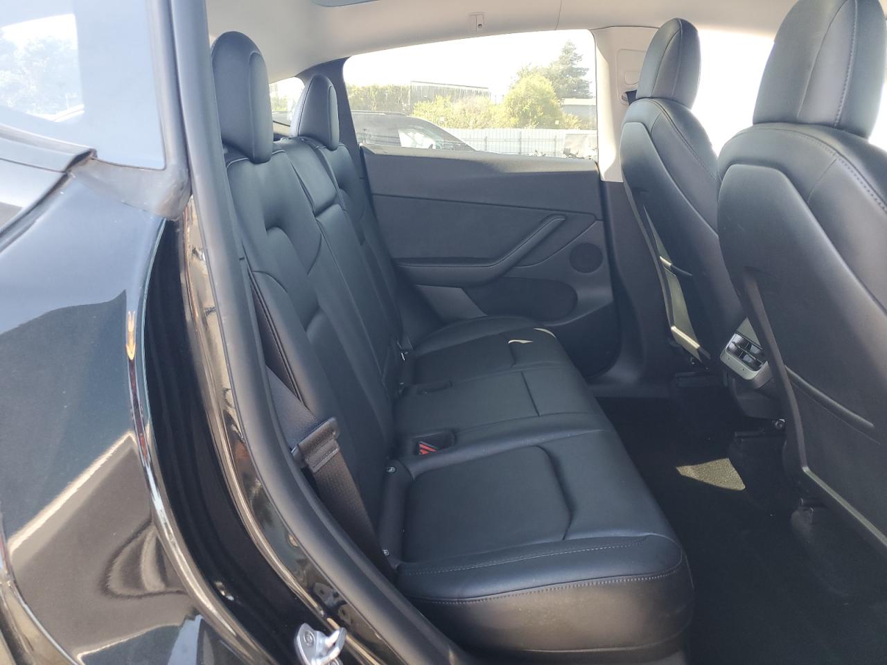 2022 Tesla Model Y VIN: 7SAYGDEF1NF489099 Lot: 69261255