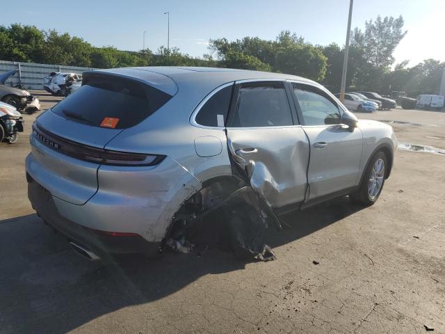  PORSCHE CAYENNE 2024 Srebrny