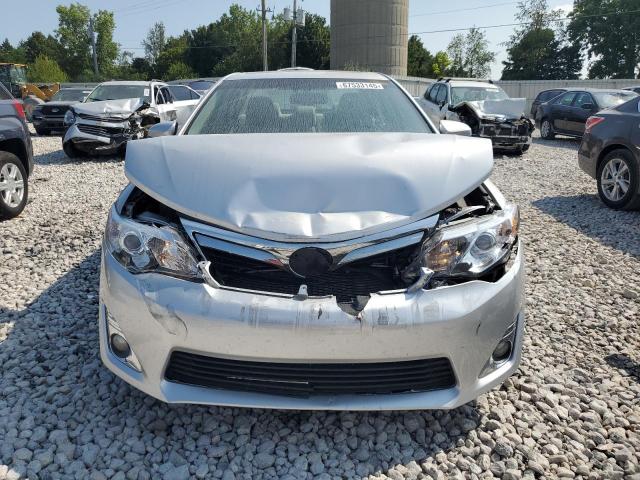  TOYOTA CAMRY 2013 Srebrny