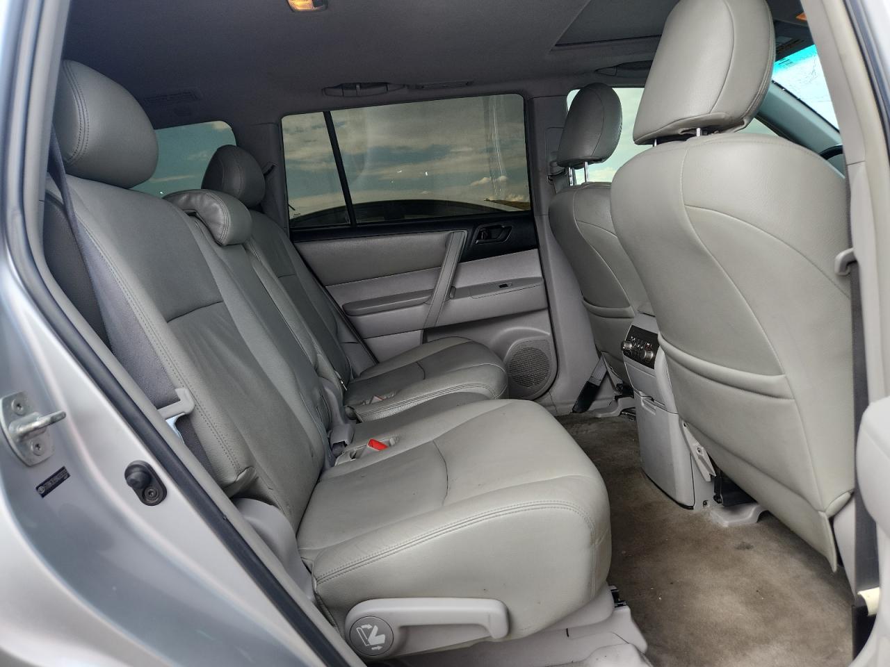 2010 Toyota Highlander VIN: 5TDBK3EH9AS030325 Lot: 70388495