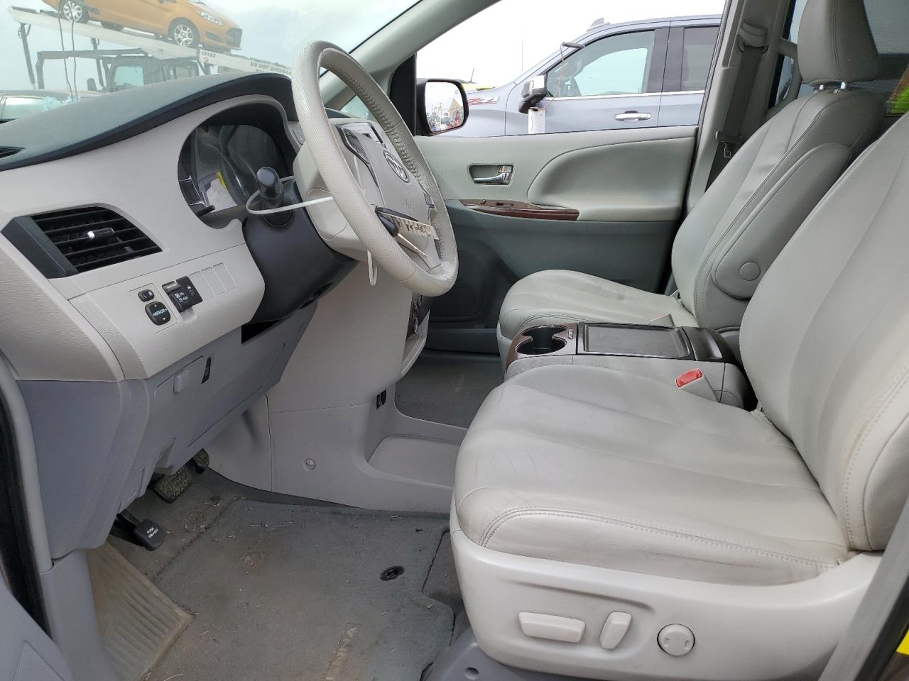 2013 Toyota Sienna Xle VIN: 5TDYK3DC3DS310035 Lot: 68020445