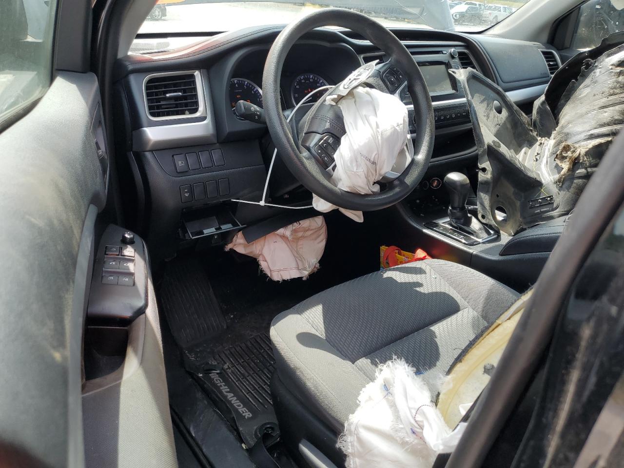 2019 Toyota Highlander Le VIN: 5TDBZRFH1KS733657 Lot: 68863895