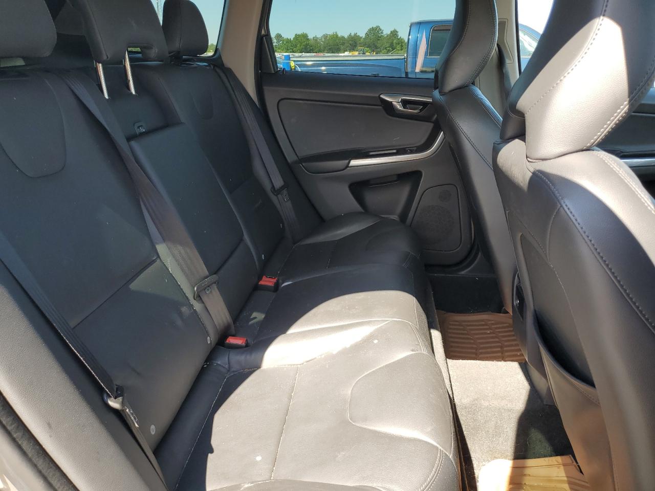 2015 Volvo Xc60 T5 Premier VIN: YV440MDKXF2692119 Lot: 70646515