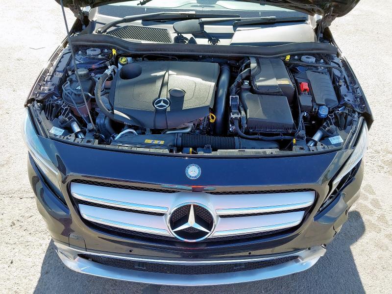 2015 MERCEDES-BENZ GLA SPORT