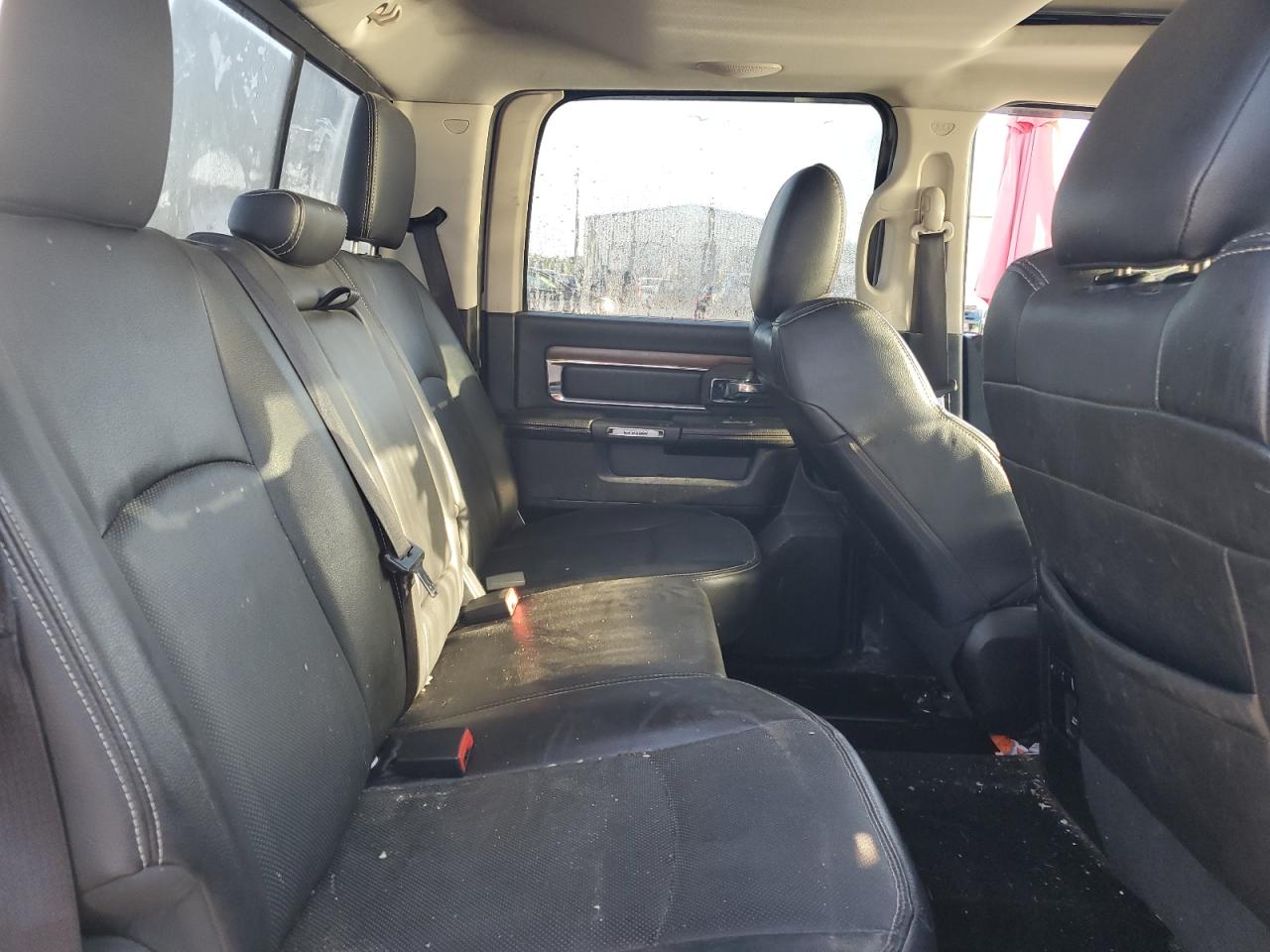 2015 Ram 1500 Laramie VIN: 1C6RR7NT5FS606360 Lot: 70558325