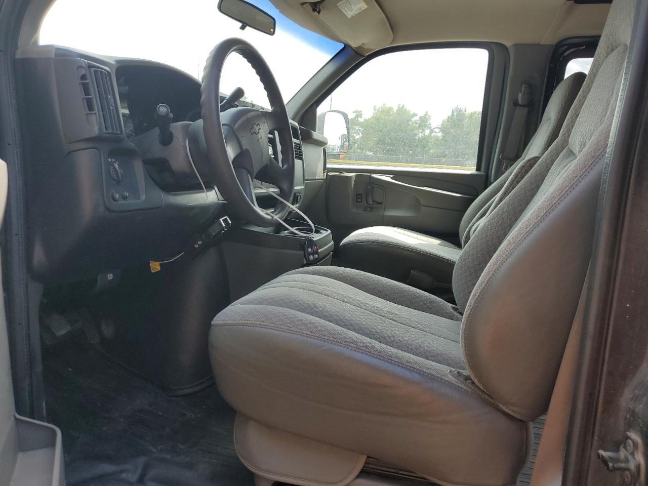 2003 Chevrolet Express G2500 VIN: 1GCFH25T431136907 Lot: 68473875