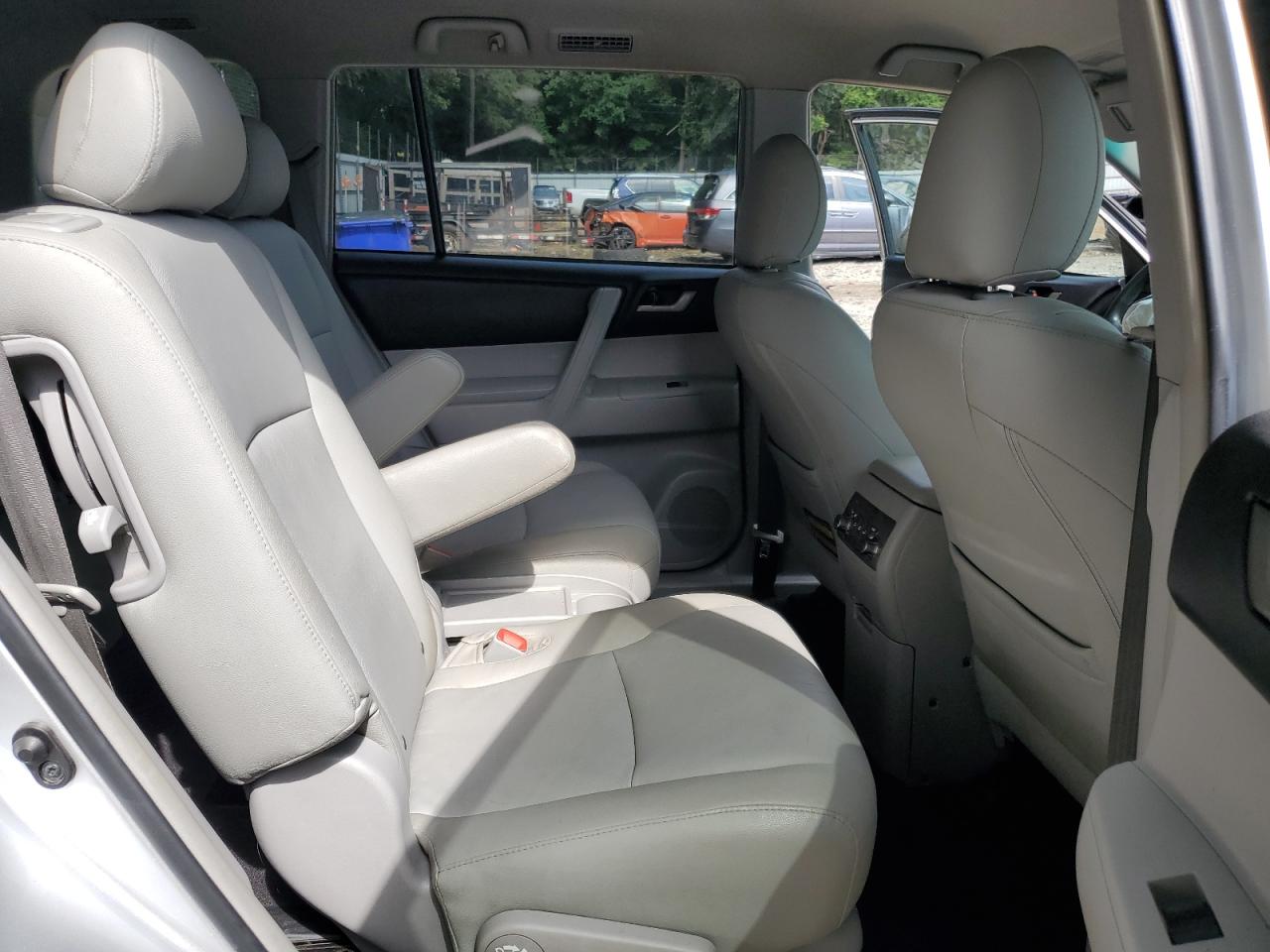 2012 Toyota Highlander Base VIN: 5TDZK3EH2CS073728 Lot: 69492295