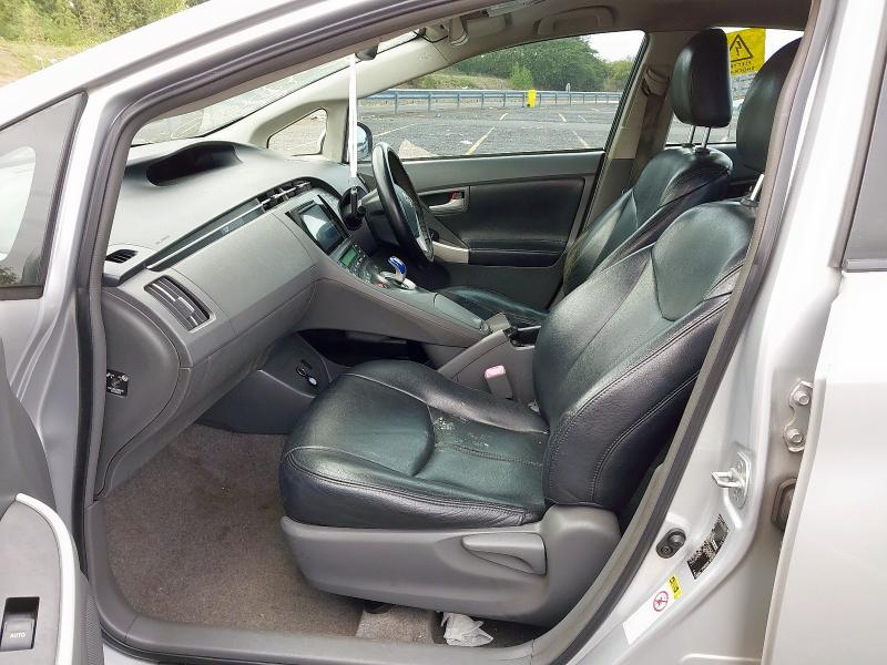 2011 TOYOTA PRIUS T3
