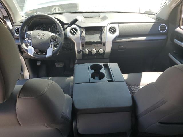  TOYOTA TUNDRA 2018 Серебристый