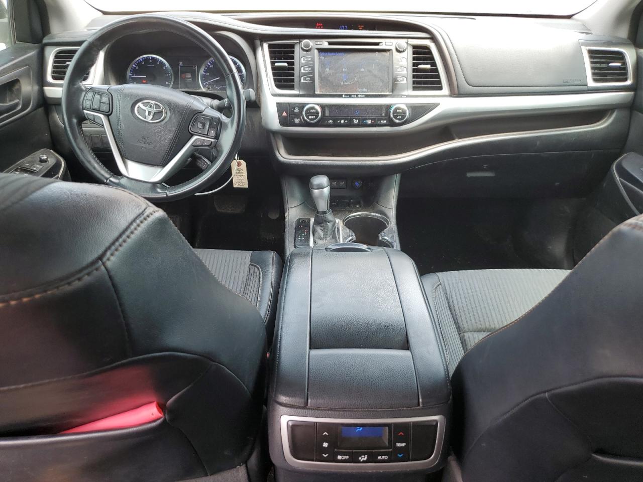 2017 Toyota Highlander Le VIN: 5TDZZRFH2HS205097 Lot: 68125335