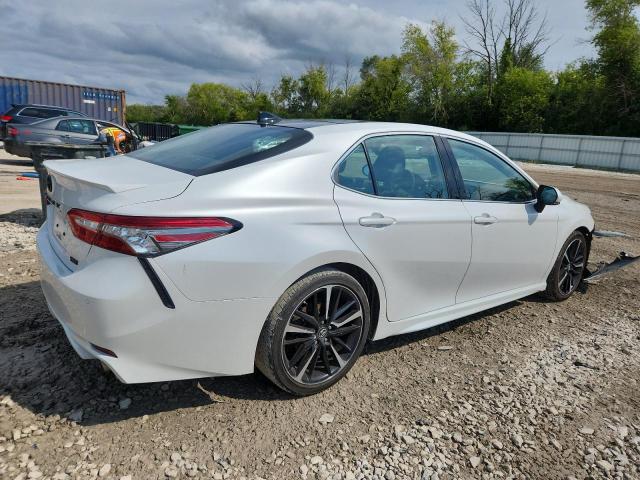 TOYOTA CAMRY 2019 Белы