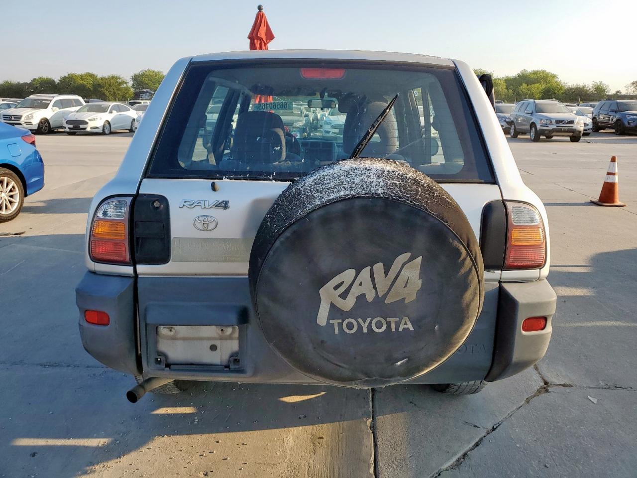 1998 Toyota Rav4 VIN: JT3GP10V7W0031755 Lot: 84269525