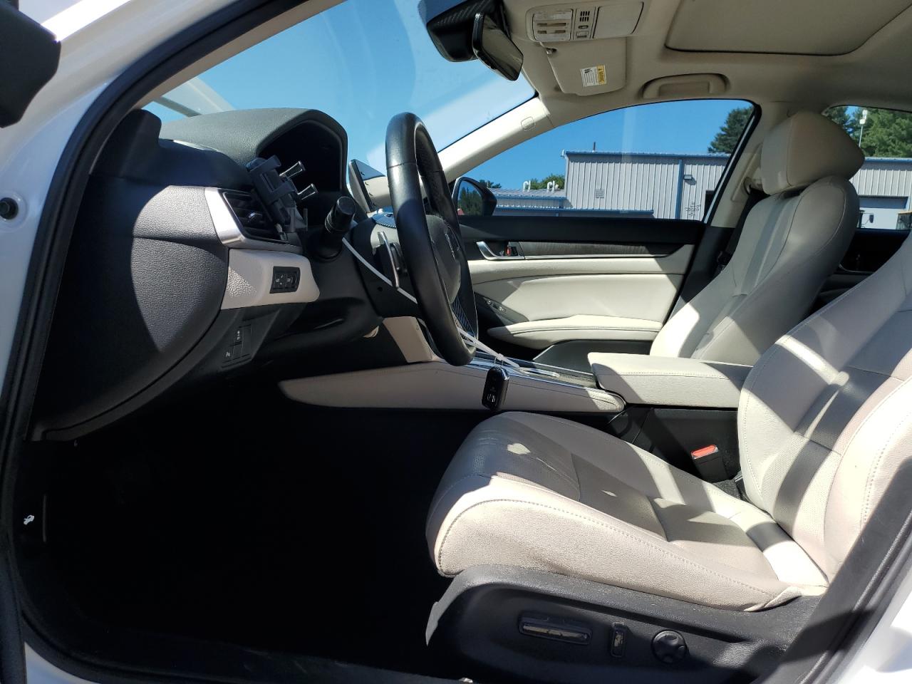 2022 Honda Accord Touring VIN: 1HGCV2F93NA004157 Lot: 70179615