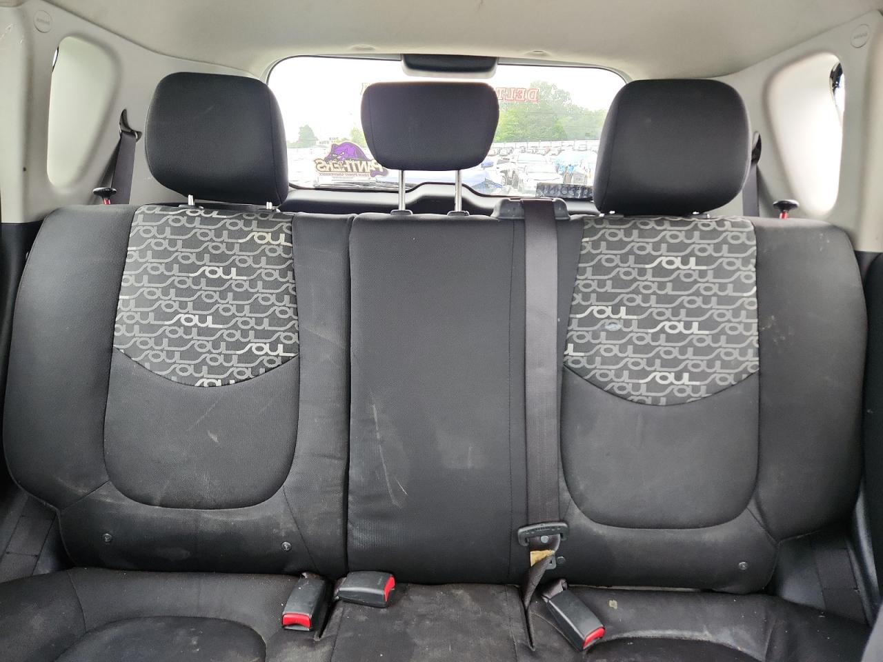 2011 Kia Soul + VIN: KNDJT2A2XB7705535 Lot: 69727515