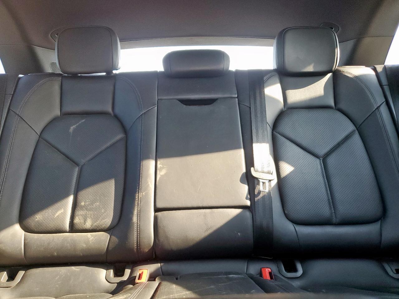 2017 Porsche Macan VIN: WP1AA2A55HLB83833 Lot: 67715165