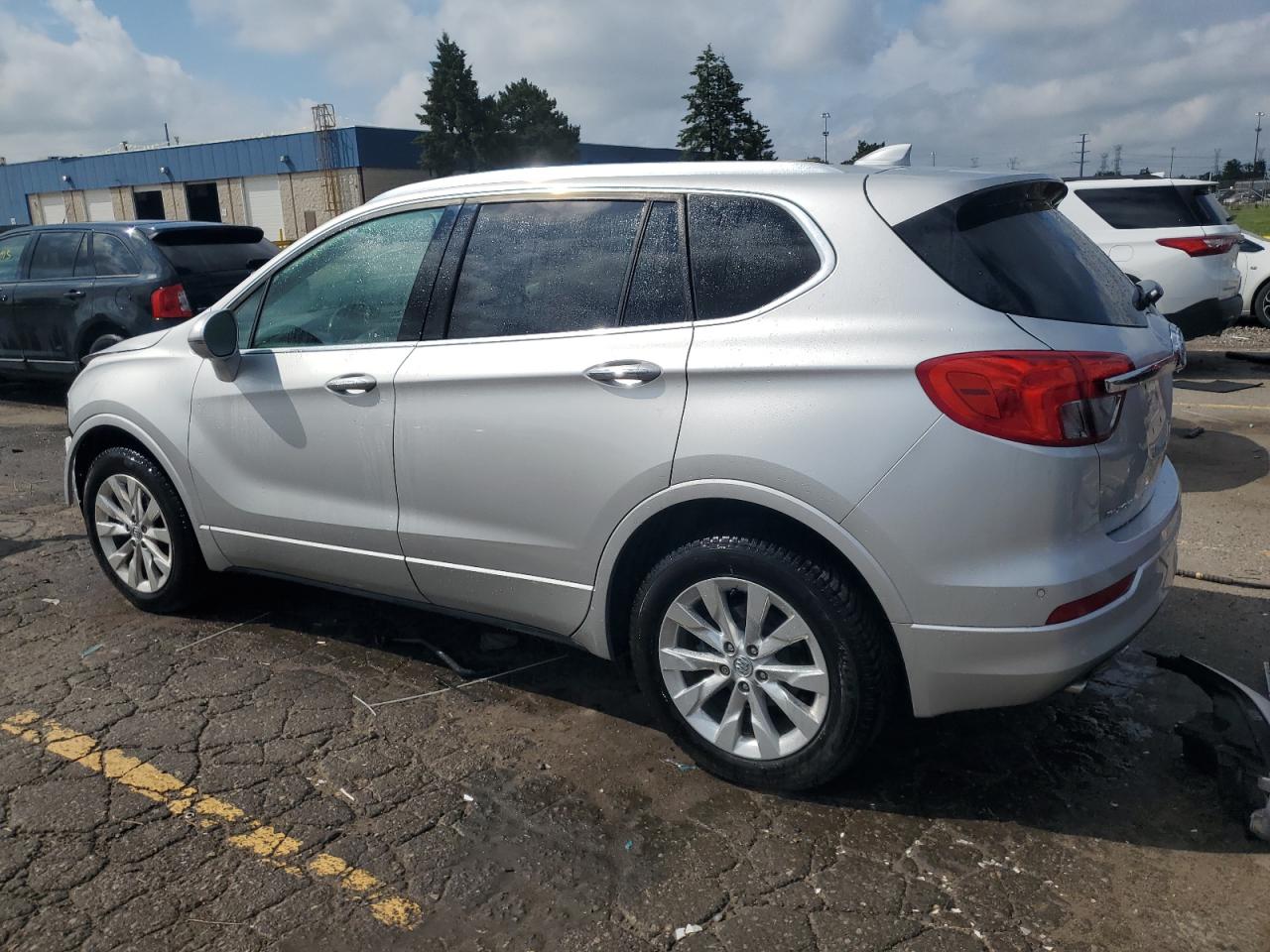 2018 Buick Envision Essence silver null gas LRBFX1SA9JD009340 photo #3