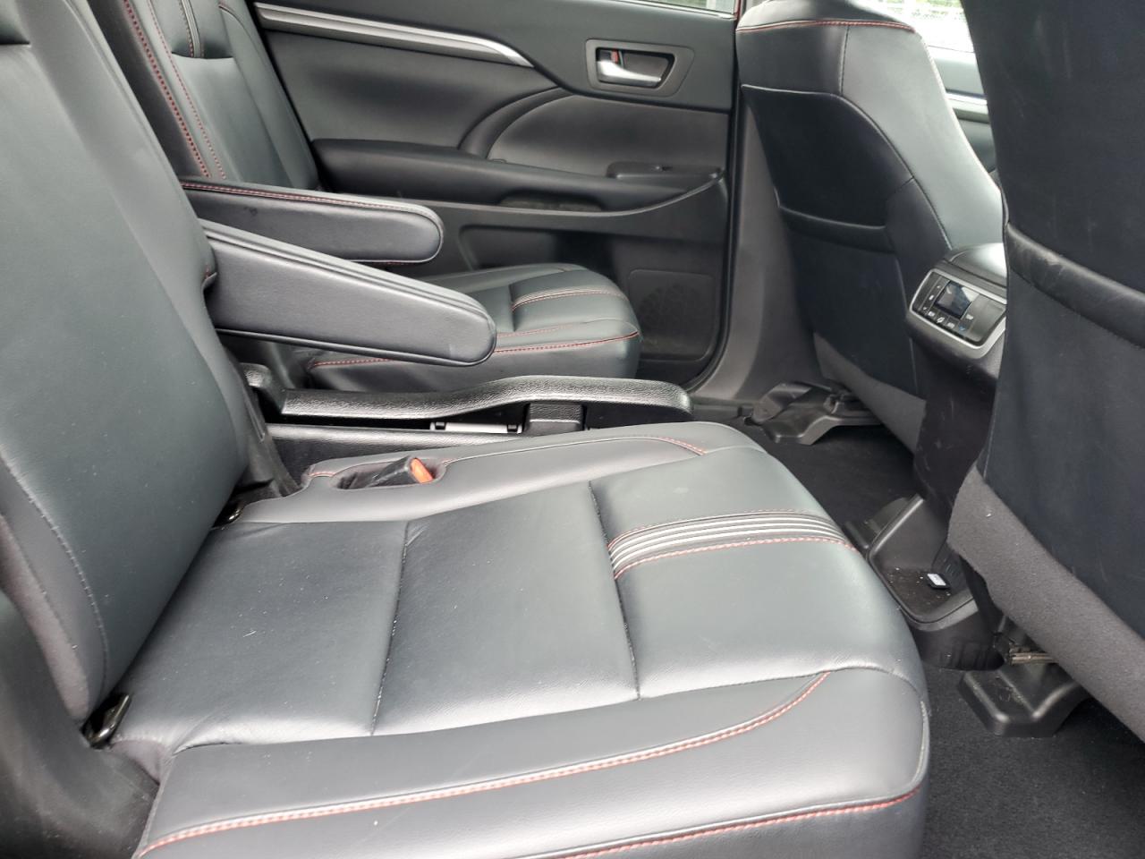 2019 Toyota Highlander Se VIN: 5TDJZRFHXKS603582 Lot: 69550535