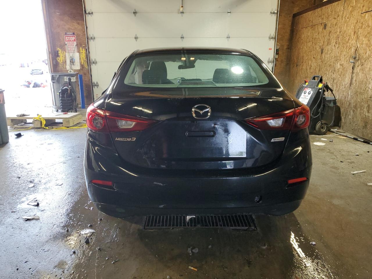 2018 Mazda 3 Sport VIN: 3MZBN1U73JM238539 Lot: 67437335