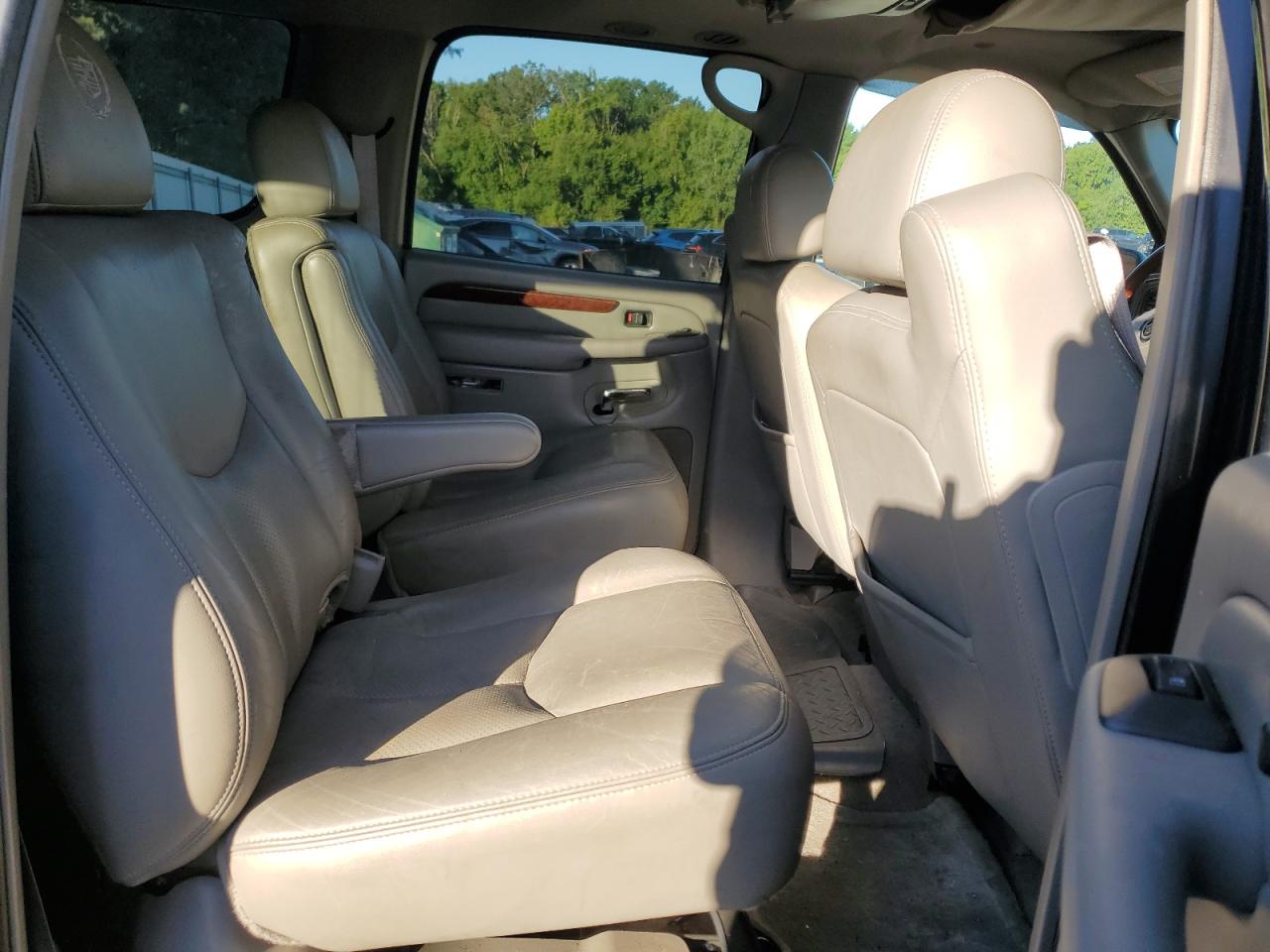 2005 Cadillac Escalade Esv VIN: 3GYFK66N05G198098 Lot: 70333505