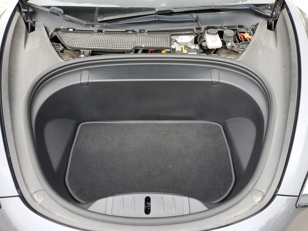 2018 Tesla Model 3 VIN: 5YJ3E1EBXJF170268 Lot: 68573475