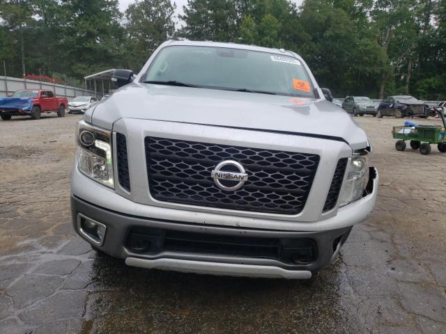  NISSAN TITAN 2018 Серебристый