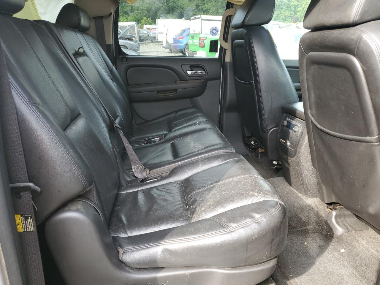 2007 Chevrolet Suburban K1500 VIN: 1GNFK16387J203595 Lot: 68839895