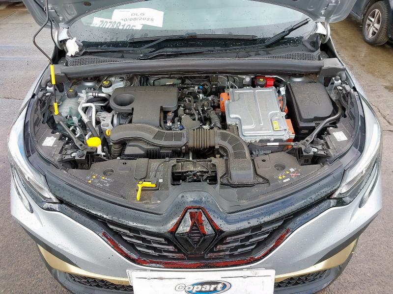 2024 RENAULT CAPTUR E-TECH ENGINEERED 