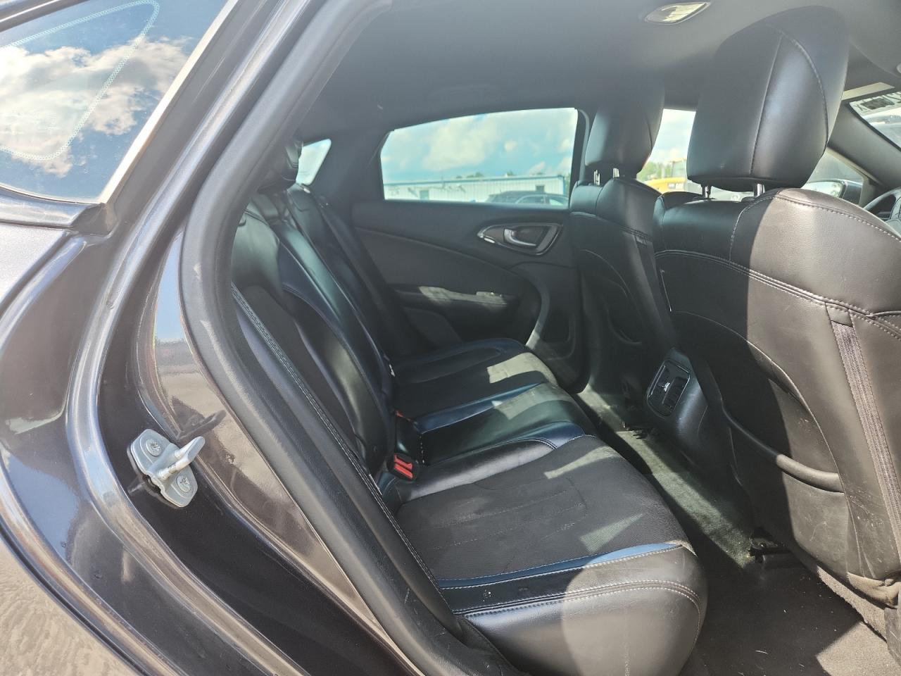 2015 Chrysler 200 S VIN: 1C3CCCBB0FN760076 Lot: 70882655