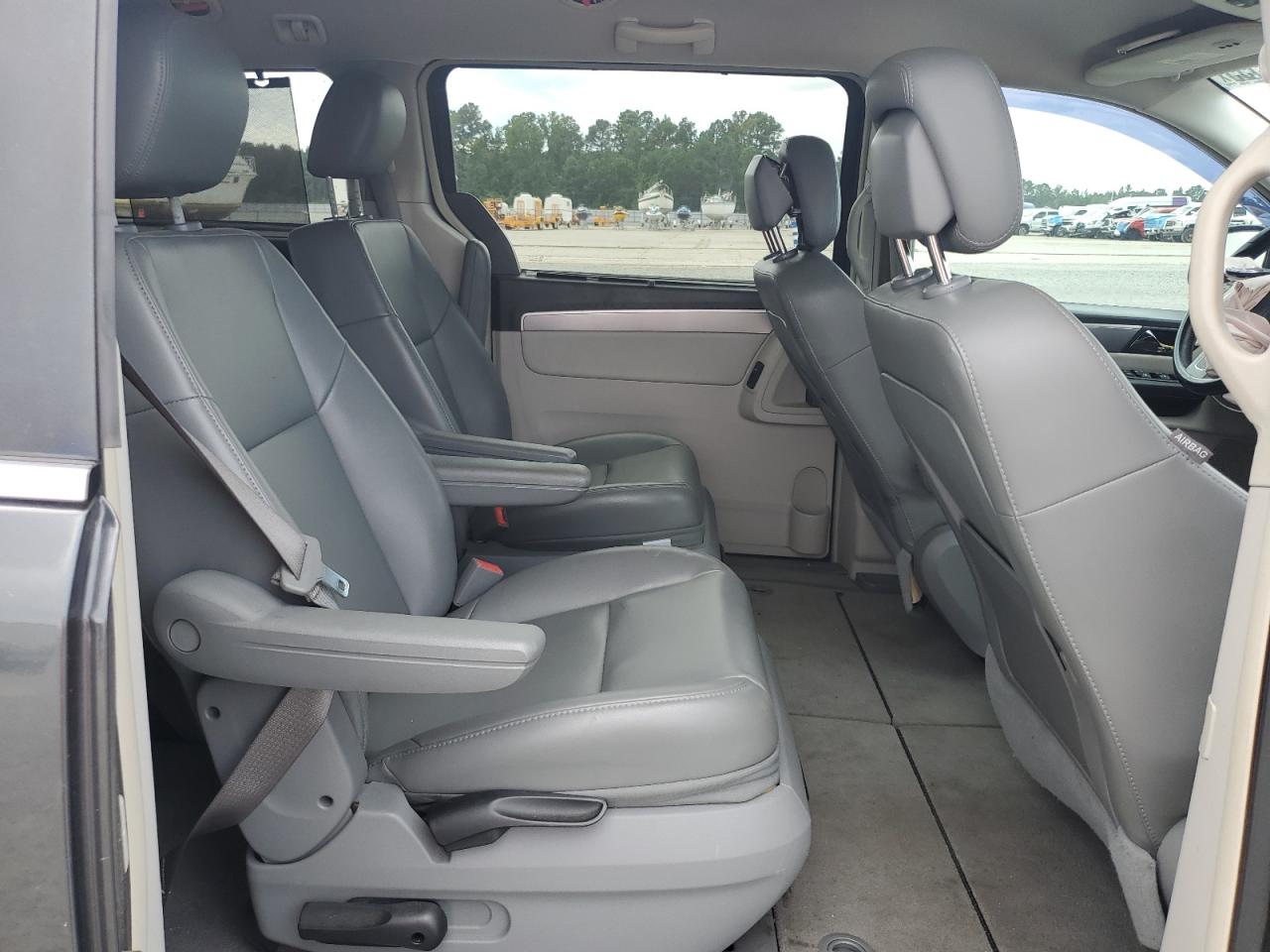 2012 Volkswagen Routan Se VIN: 2C4RVABG0CR127592 Lot: 69767555