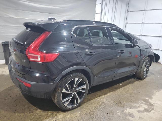  VOLVO XC40 2021 Черный