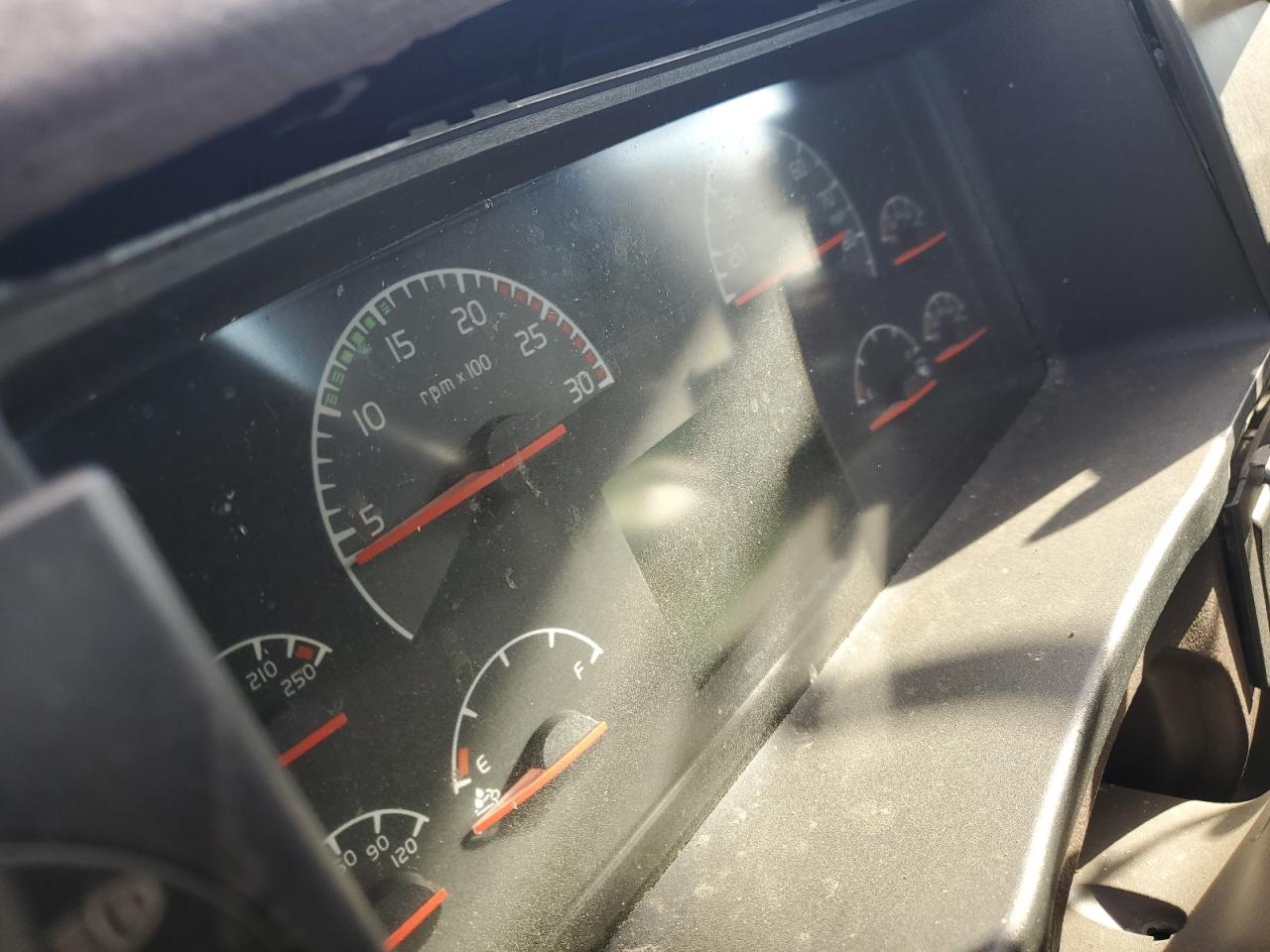 2015 Volvo Vn Vnl VIN: 4V4N39EG6FN185873 Lot: 70272875