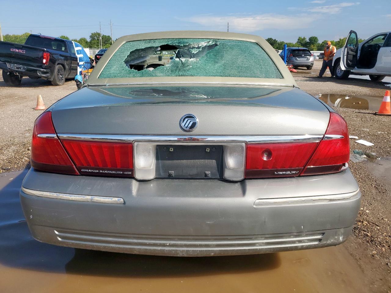 2002 Mercury Grand Marquis Gs VIN: 2MEFM74W22X619515 Lot: 68361365
