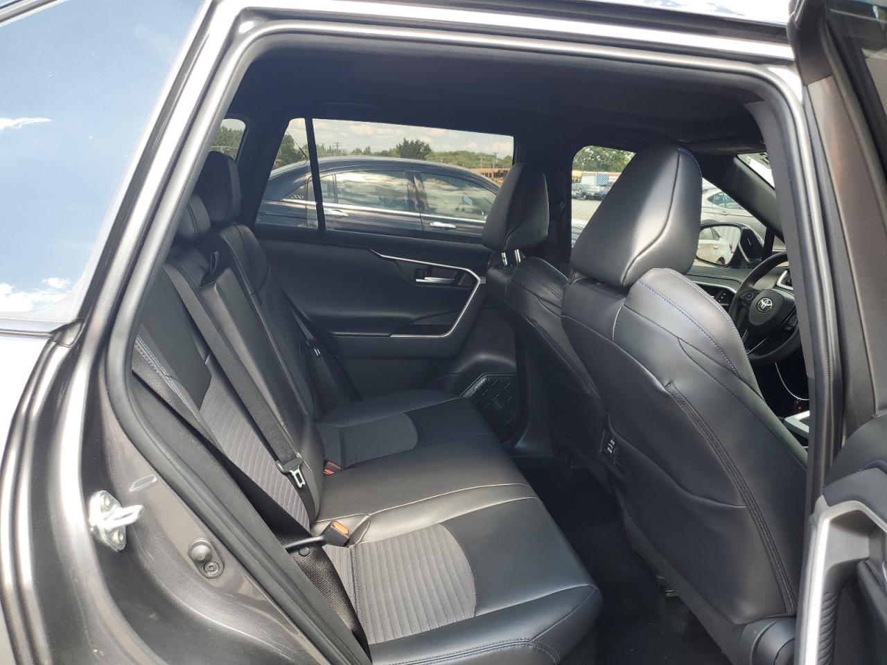 2025 Toyota Rav4 Xse VIN: 4T3E6RFV8SU179236 Lot: 70293185