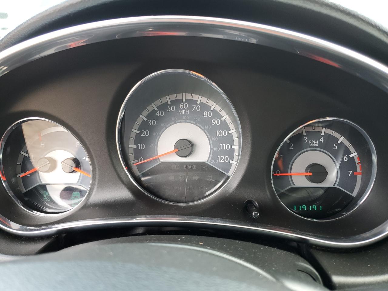 2012 Chrysler 200 Touring VIN: 1C3CCBBB5CN129670 Lot: 69292995