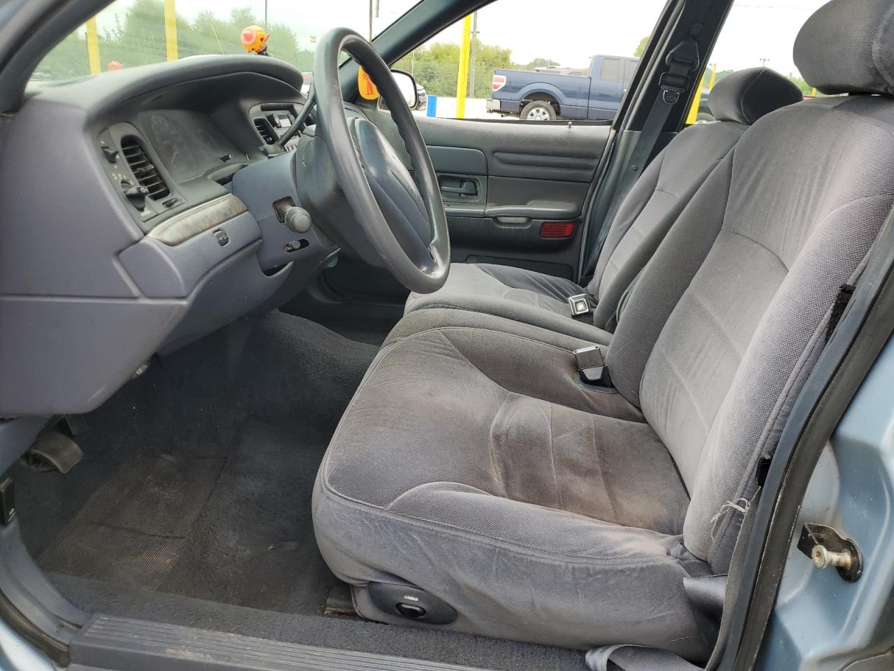 1999 Ford Crown Victoria Lx VIN: 2FAFP74W5XX121198 Lot: 69761145