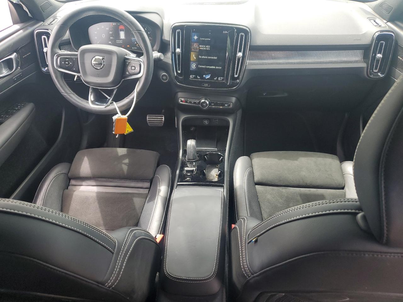 2021 Volvo Xc40 T5 R-Design VIN: YV4162UM2M2396712 Lot: 69431175