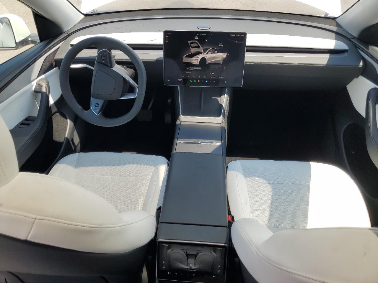 2026 Tesla Model Y VIN: 7SAYGDEE8TF331279 Lot: 68311545